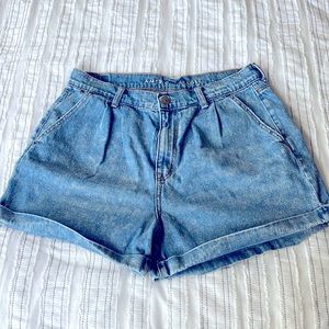 American Eagle Mom Short